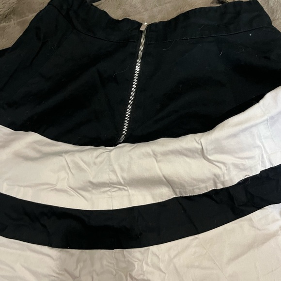 black and cream knee length circle skirt - Picture 3 of 5